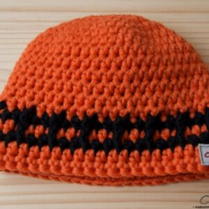 Mütze orange mit Karobordüre schwarz