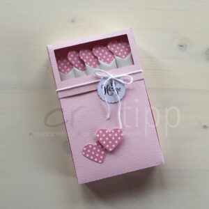 Böxli rosa "vo Härze", Zuckersticks mit rosa Herzli mit weissen Punkten