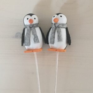 Pinguin am Holzstäbli