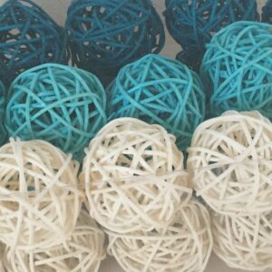 Rattankugeln farbig