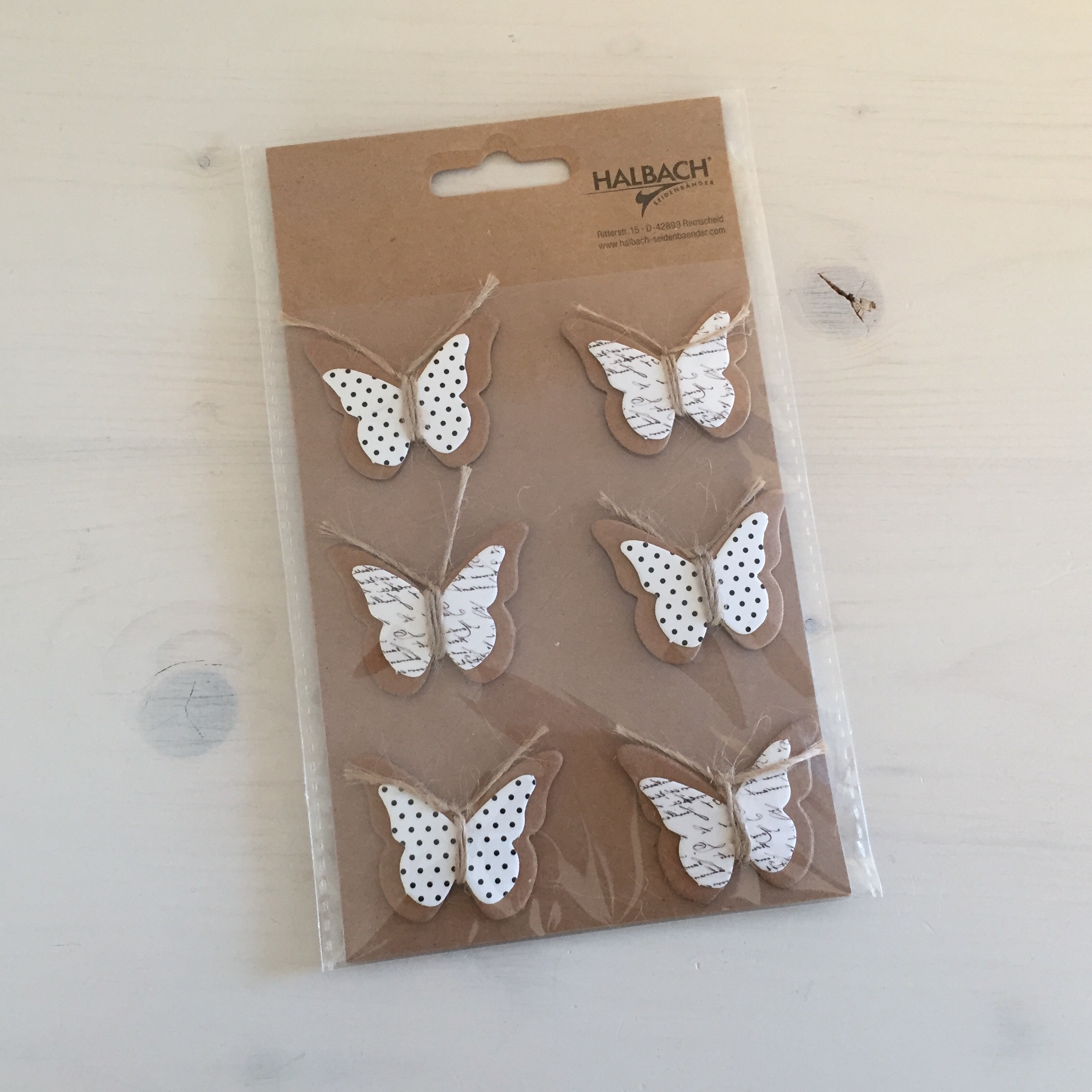 Papier Schmetterlinge mit Klebepunkt, 4.5 x 3.5 cm, Inhalt 6 Stück