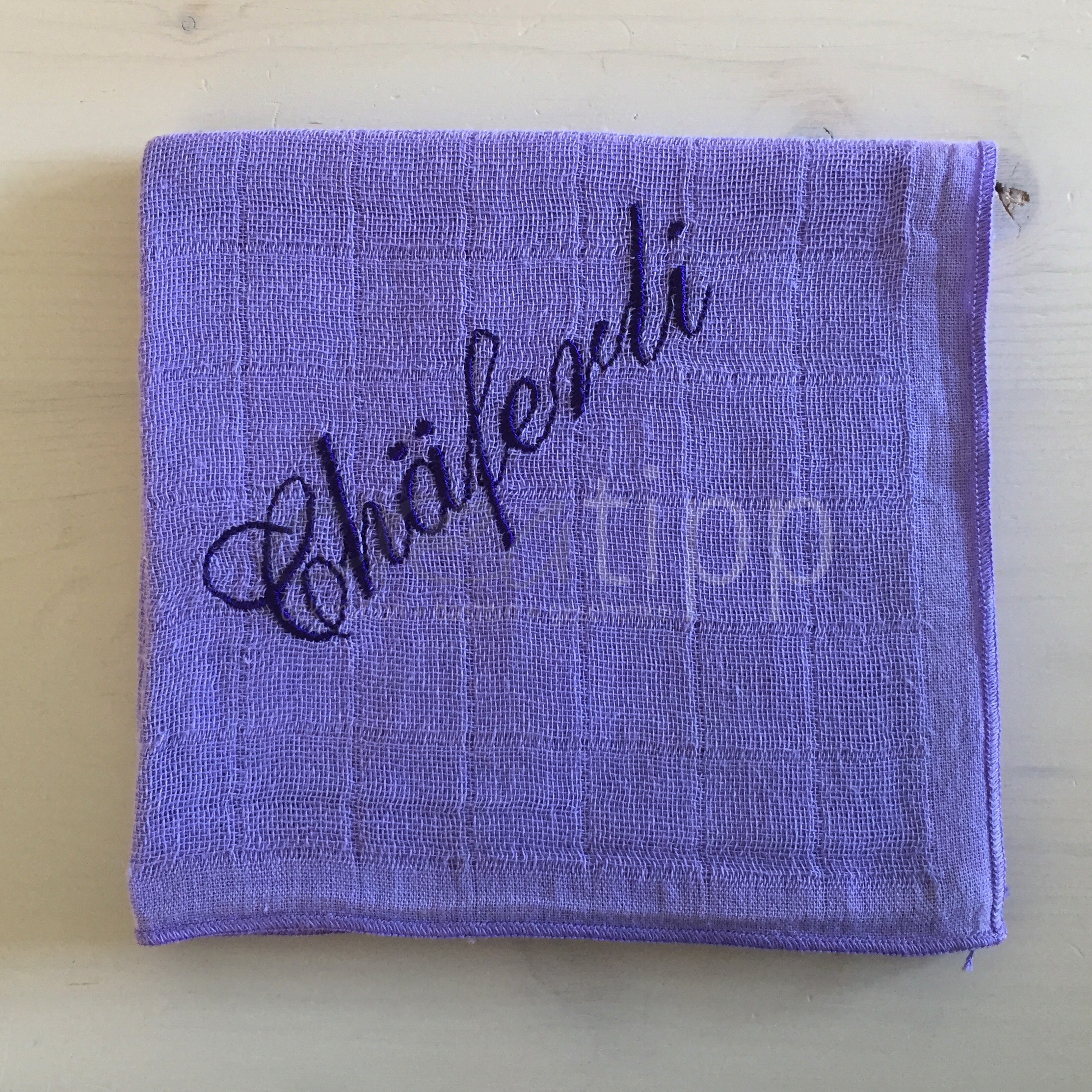 Fixfertig bestickte Nuscheli – Bild 2