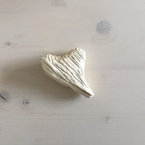 Steinzeug Herz beige, 6 x 7 cm