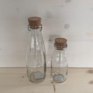 Glasflasche mit Kork