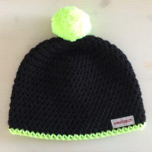 Mütze mit Pompon, schwarz