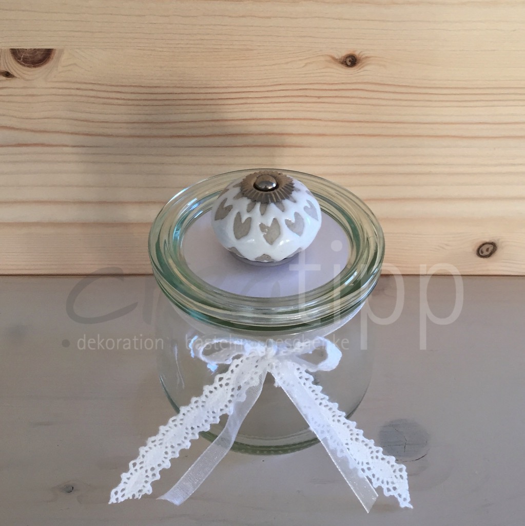 Tulpenform mittel (370 ml) mit weissem Knopf mit Herzen